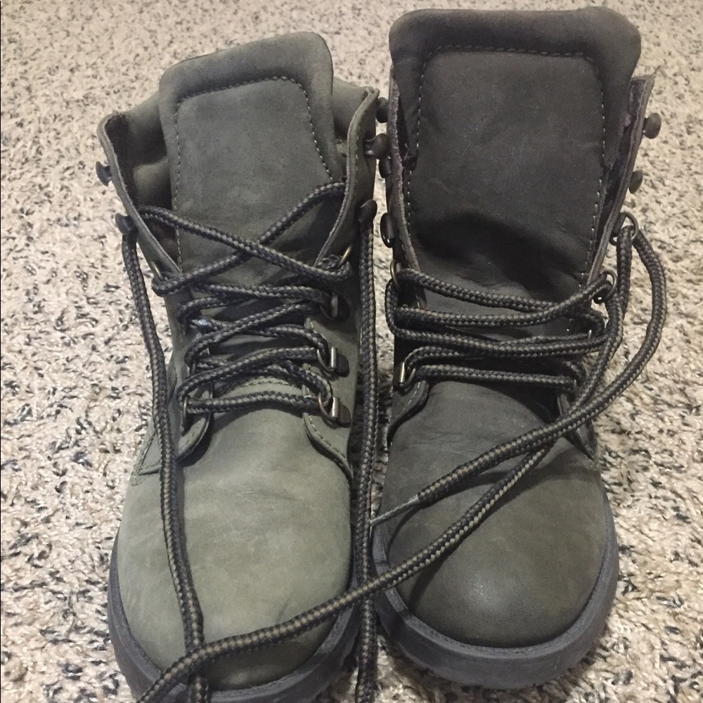 Steve Madden green boots